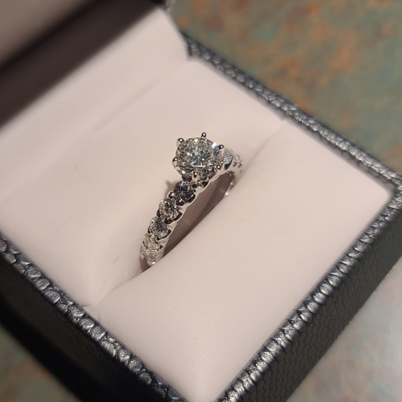 White gold real diamond ring - Picture 4 of 6
